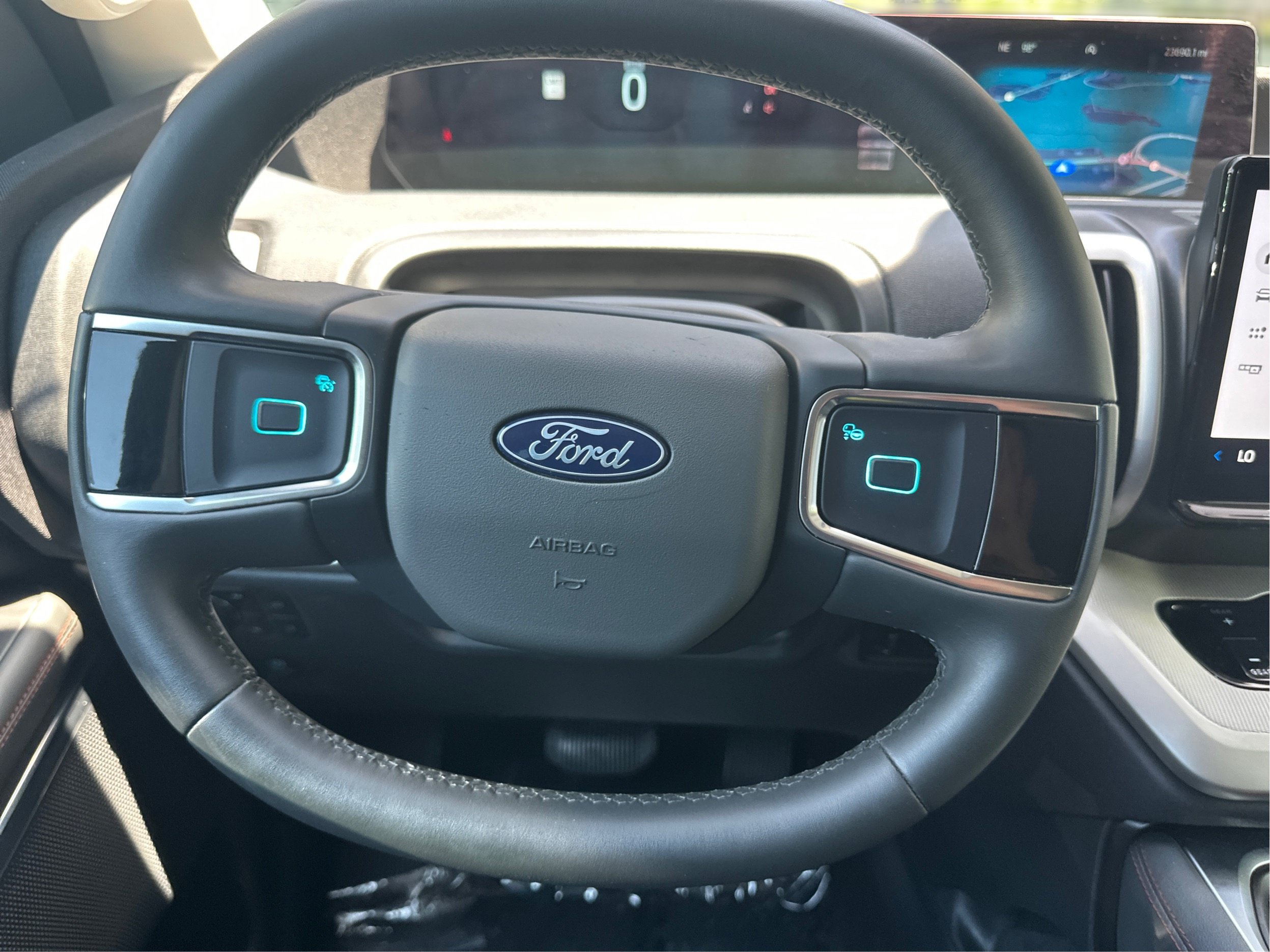 Used 2025 Ford Expedition Active AWD/4WD image 21