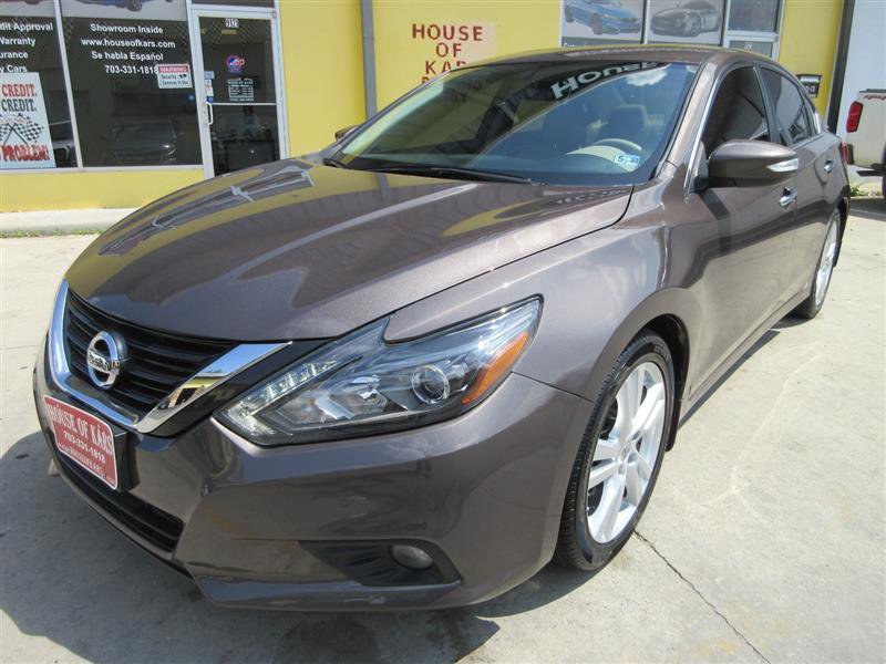 Used 2017 Nissan Altima 3.5 SL w/ 3.5SL Technology Package image 3