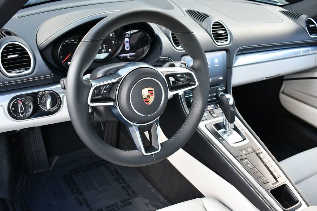Used 2018 Porsche 718 Cayman RWD image 47