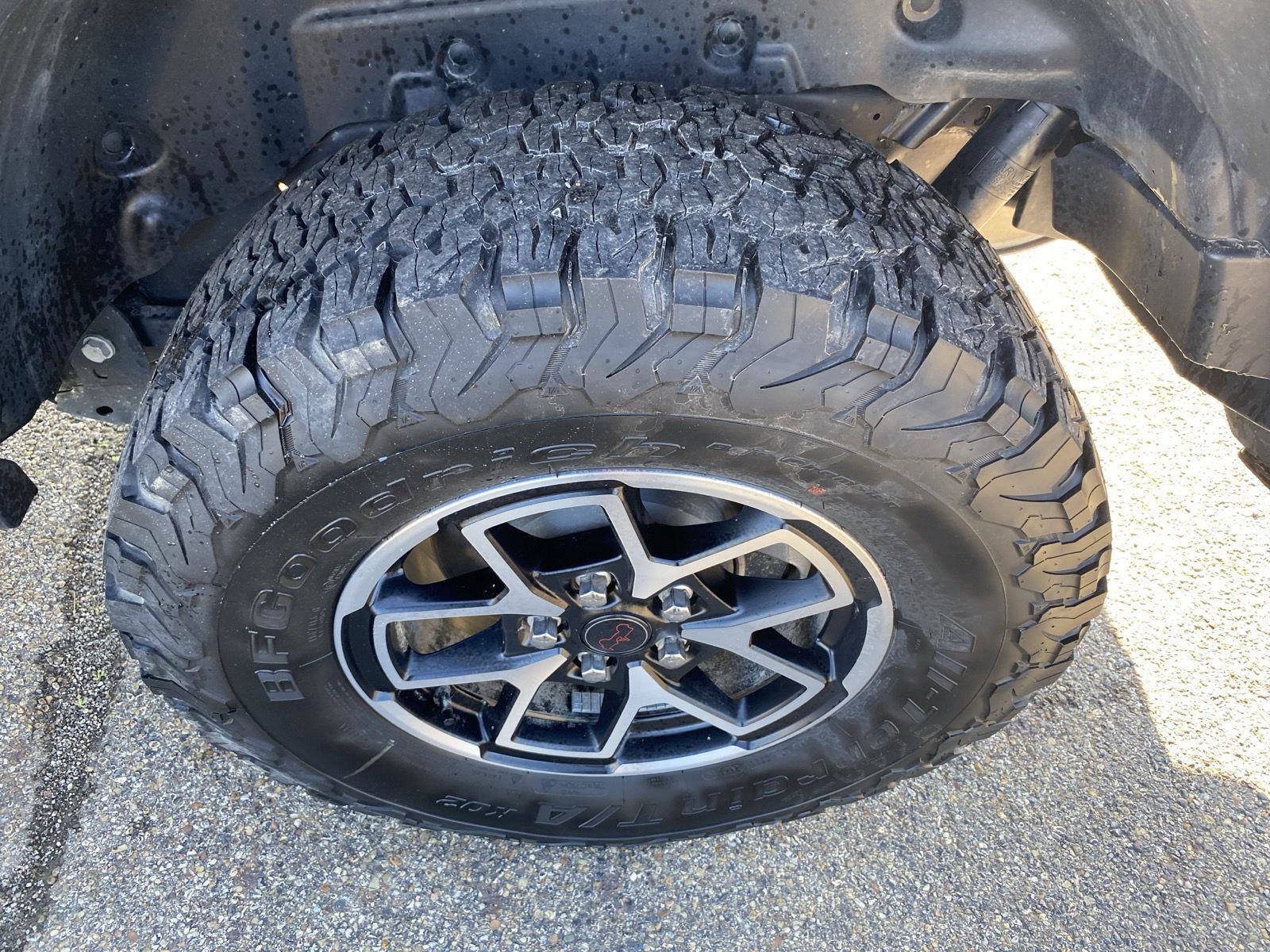 Used 2025 Jeep Wrangler Unlimited Rubicon w/ Convenience Group AWD/4WD image 38