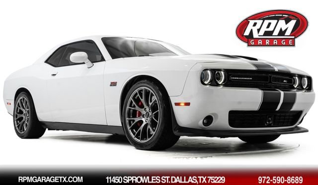 Used 2016 Dodge Challenger SRT w/ Technology Group image 1