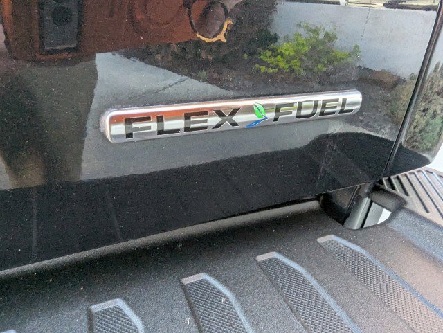 Used 2015 Ford F150 Platinum w/ Equipment Group 701A Luxury AWD/4WD image 28