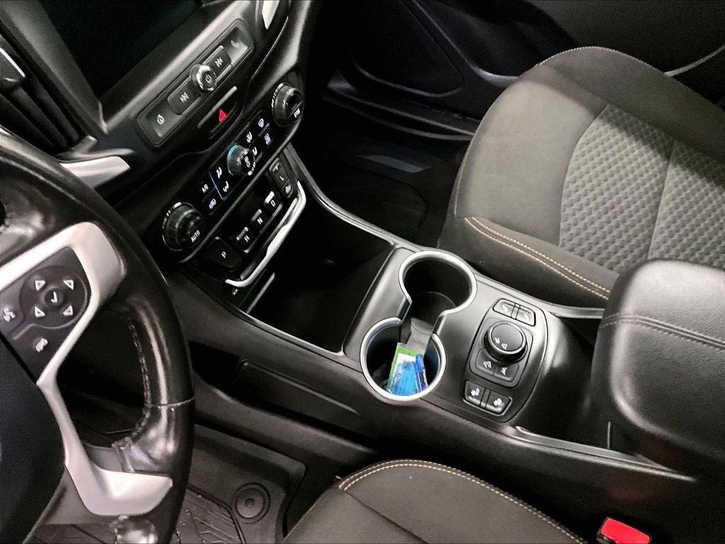 Used 2020 GMC Terrain SLE w/ Driver Convenience Package FWD image 20