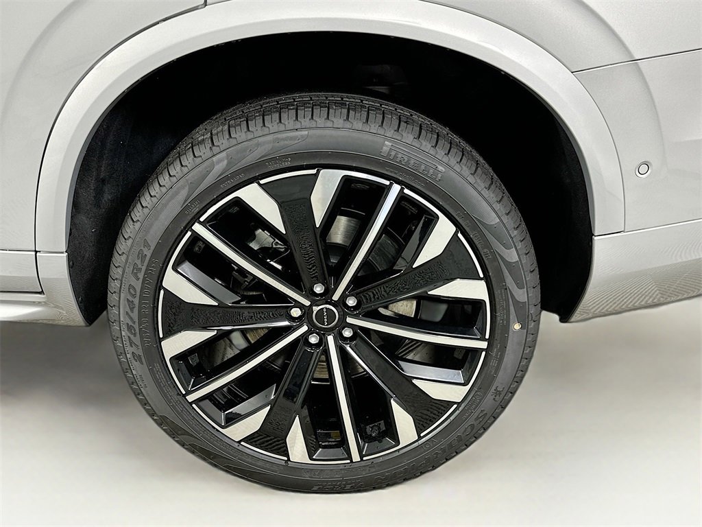 Used 2025 Volvo XC90 B5 Plus w/ Protection Package Premier image 24
