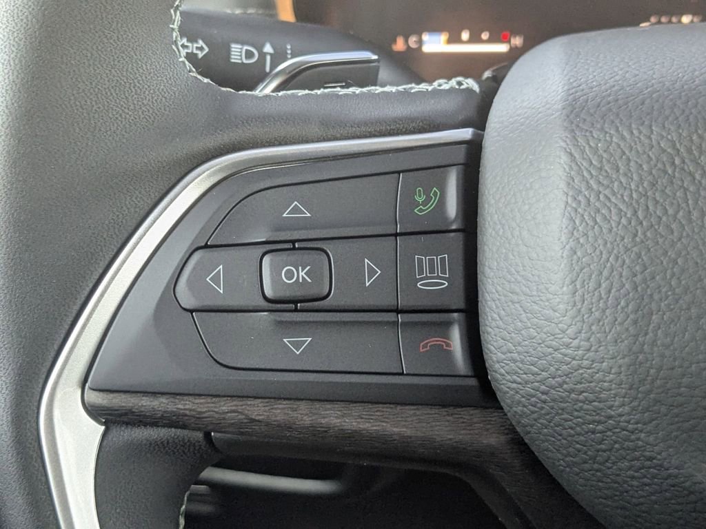 New 2025 Jeep Grand Cherokee Limited w/ Black Appearance Package image 19