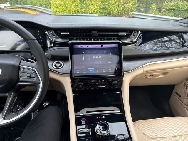 Used 2023 Jeep Grand Cherokee 4WD 4xe w/ Luxury Tech Group II image 22