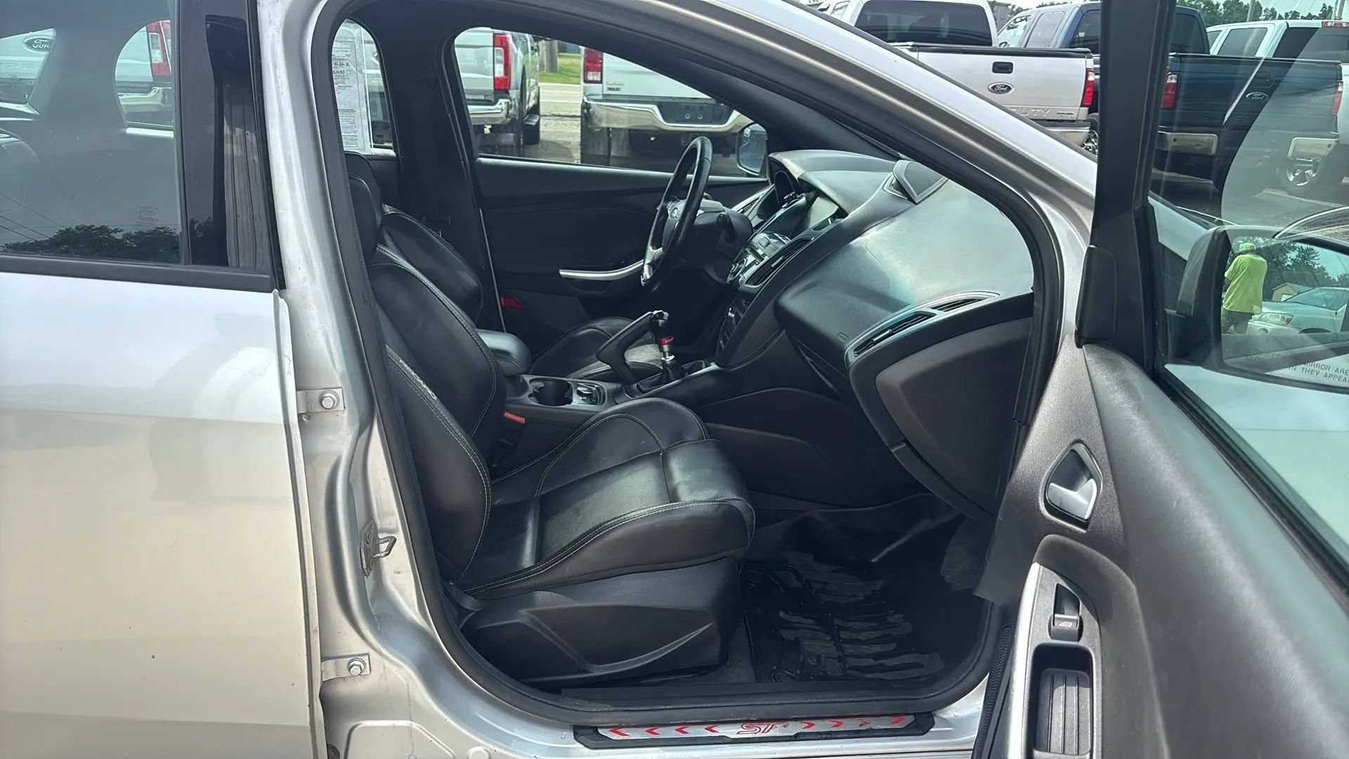 Used 2014 Ford Focus ST w/ Equipment Group 202A FWD image 15