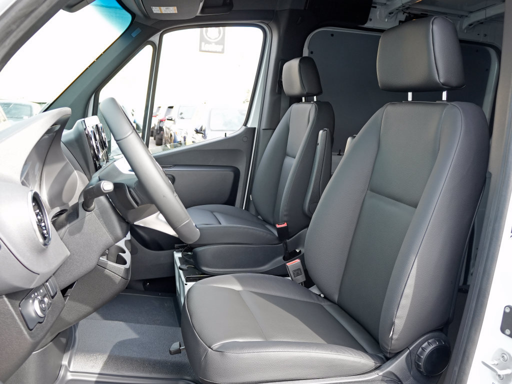 Used 2026 Mercedes-Benz Sprinter 2500 image 10