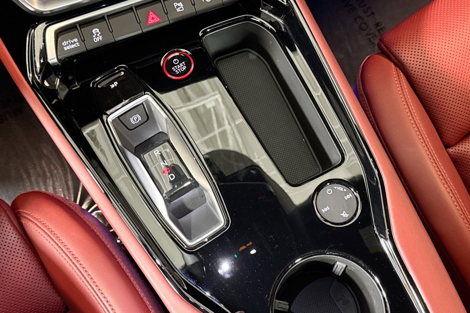 Used 2023 Audi RS e-tron GT w/ Carbon Performance Package image 15