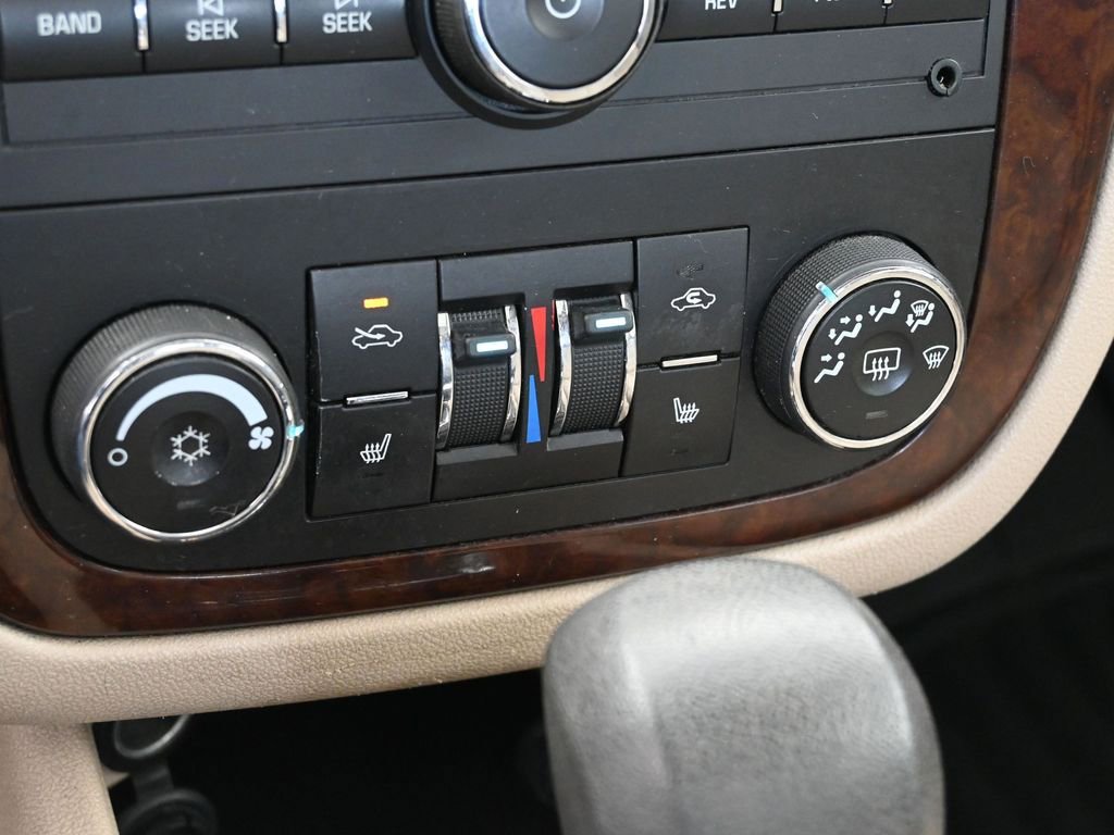 Used 2011 Chevrolet Impala LT w/ Luxury Edition Package FWD image 24