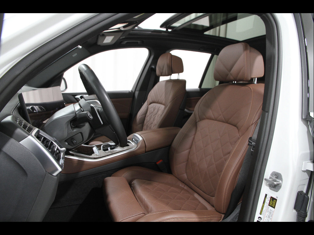 Certified 2025 BMW X5 xDrive40i w/ Climate Comfort Package image 5