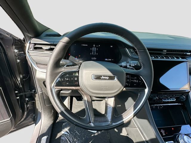 New 2025 Jeep Grand Cherokee Overland w/ Luxury Tech Group IV AWD/4WD image 12