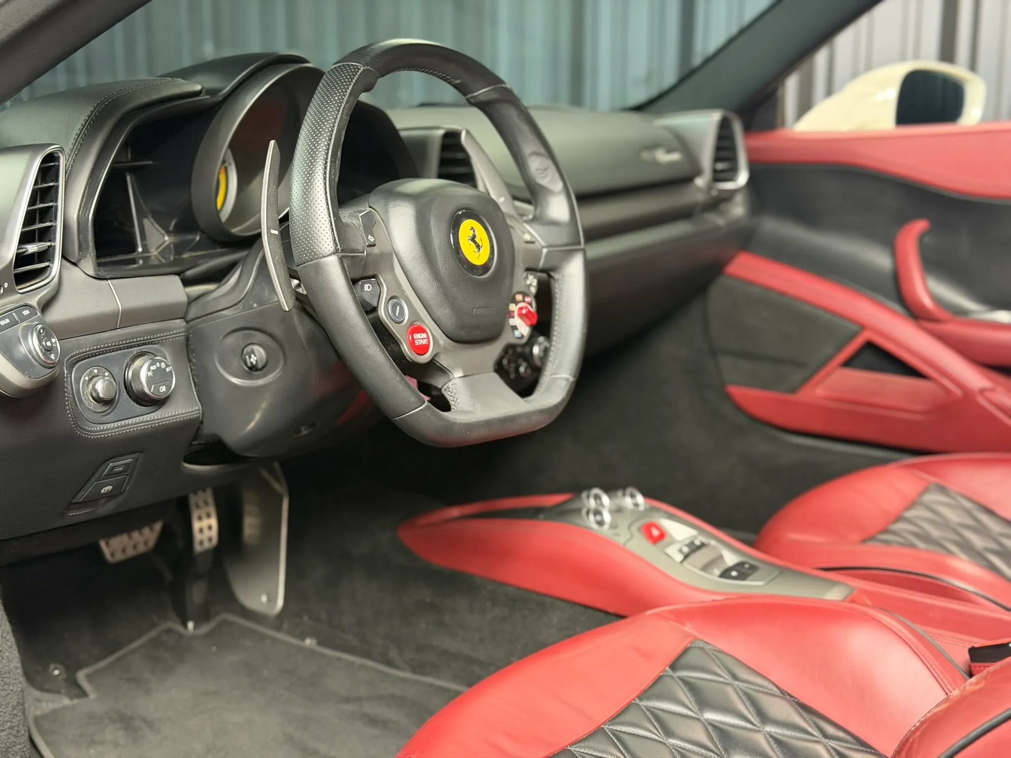 Used 2014 Ferrari 458 Spider RWD image 17