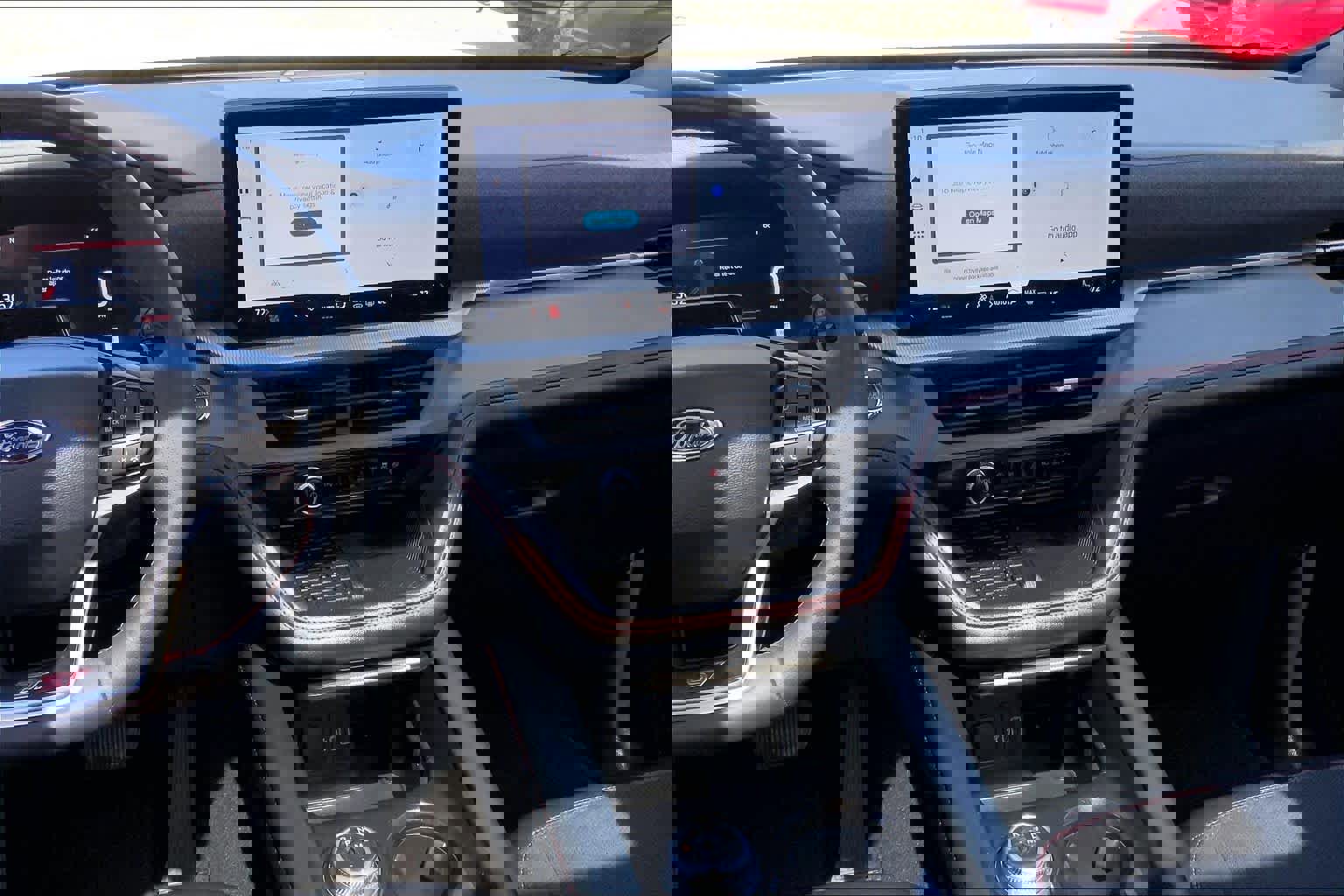 Used 2025 Ford Explorer ST image 7