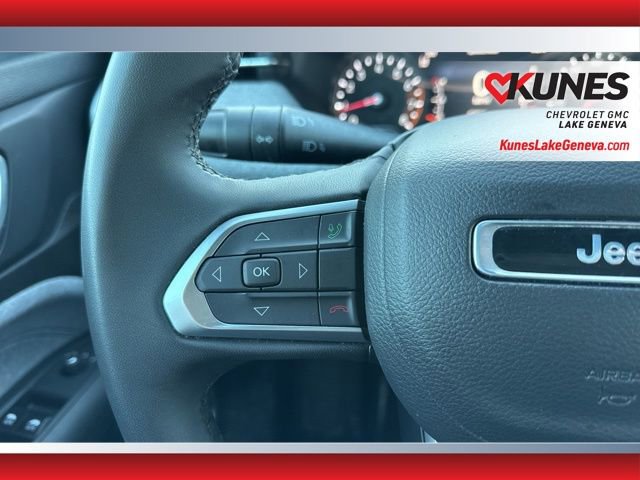 Used 2024 Jeep Compass Latitude image 32