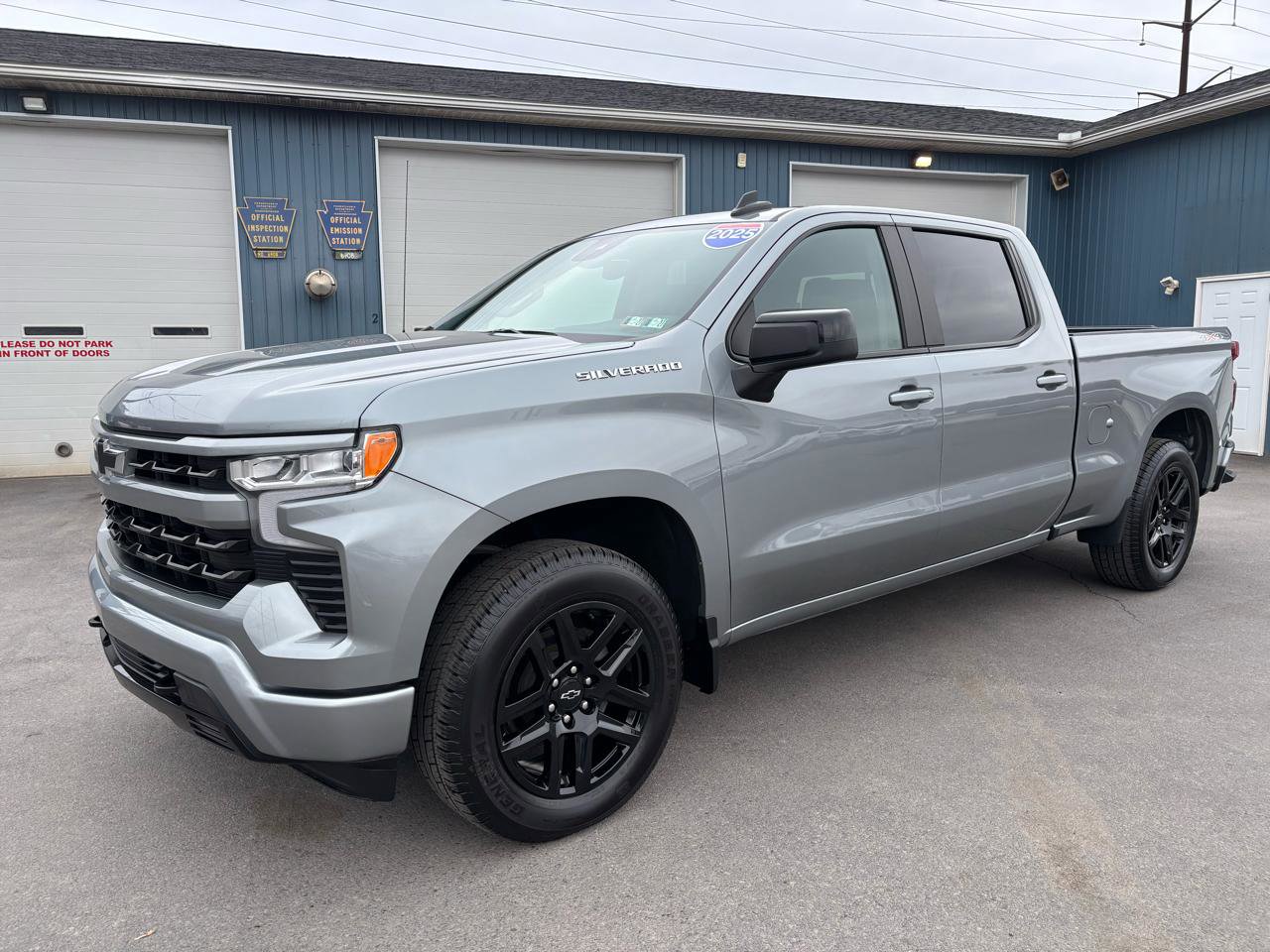 Used 2025 Chevrolet Silverado 1500 RST w/ Convenience Package II image 1