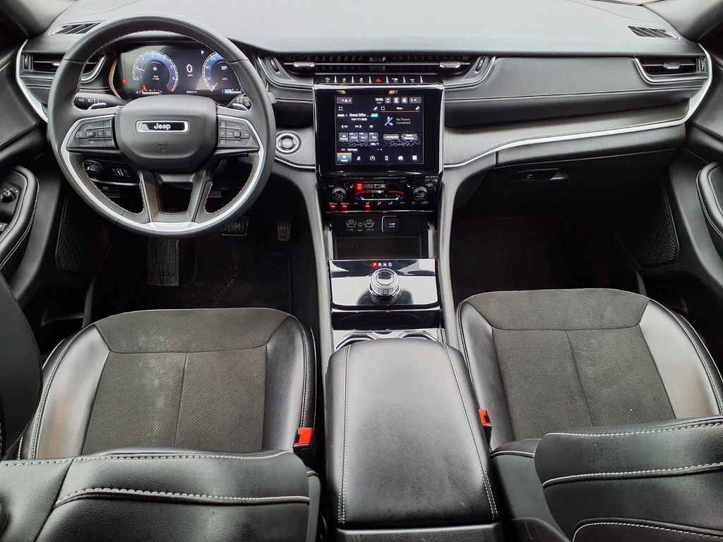 Used 2023 Jeep Grand Cherokee Altitude image 13