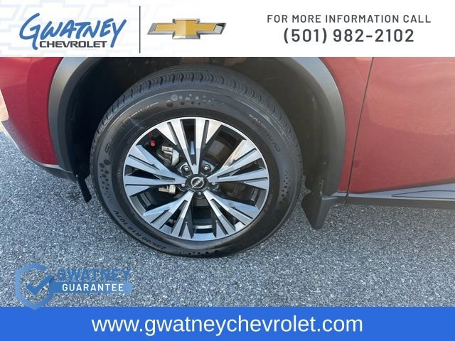 Used 2023 Nissan Rogue SV image 9