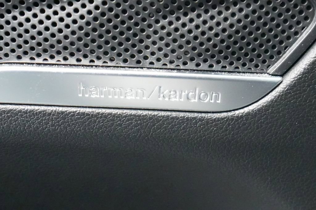 Used 2023 Hyundai Santa Fe Limited w/ Cargo Package image 20