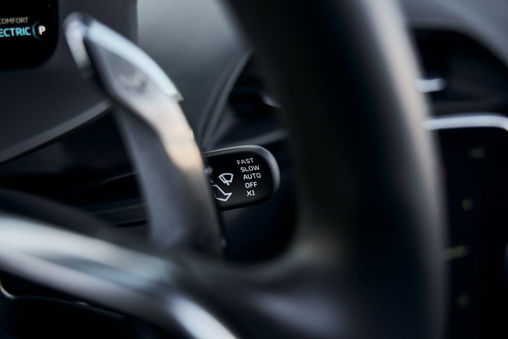 Used 2025 McLaren Artura Spider image 50