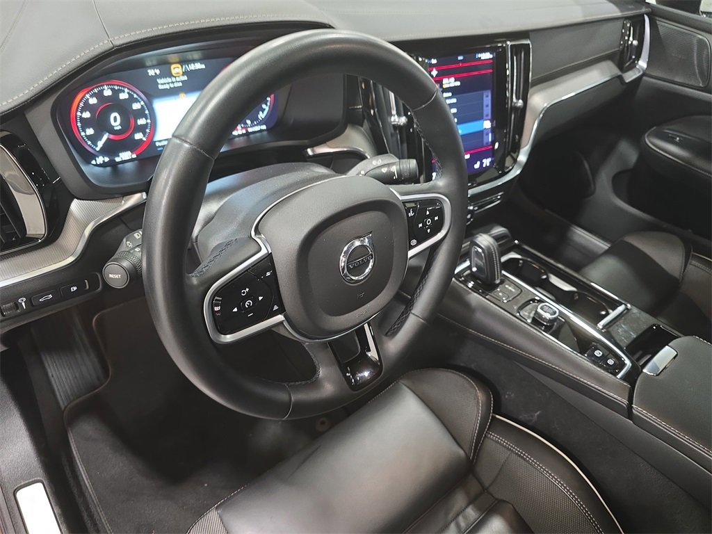 Used 2022 Volvo S60 T8 R-Design image 16