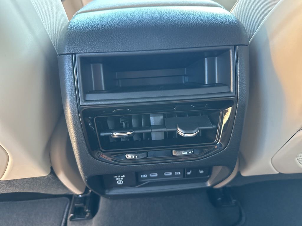 New 2026 Jeep Grand Cherokee Limited image 13