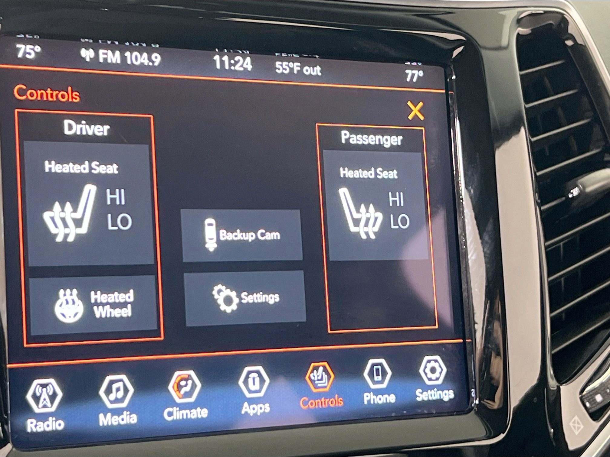 Used 2022 Jeep Cherokee Limited image 19