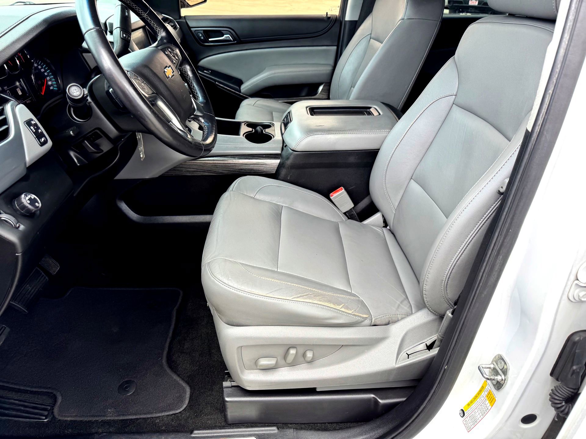 Used 2018 Chevrolet Suburban LT RWD image 12