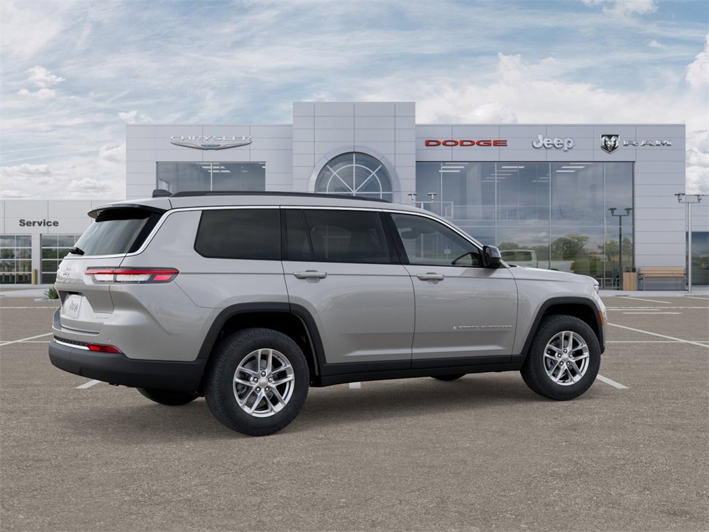 New 2025 Jeep Grand Cherokee L Laredo image 4