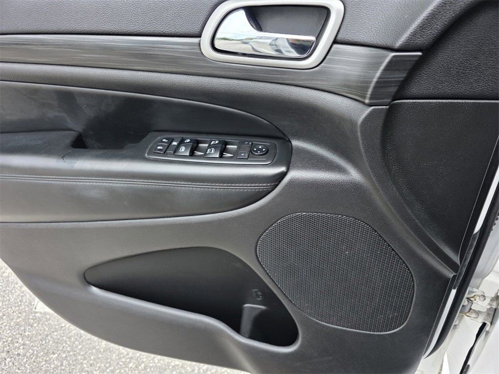 Used 2019 Jeep Grand Cherokee Altitude image 29