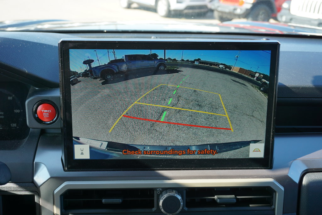Used 2025 Toyota Tacoma TRD Off-Road AWD/4WD image 18