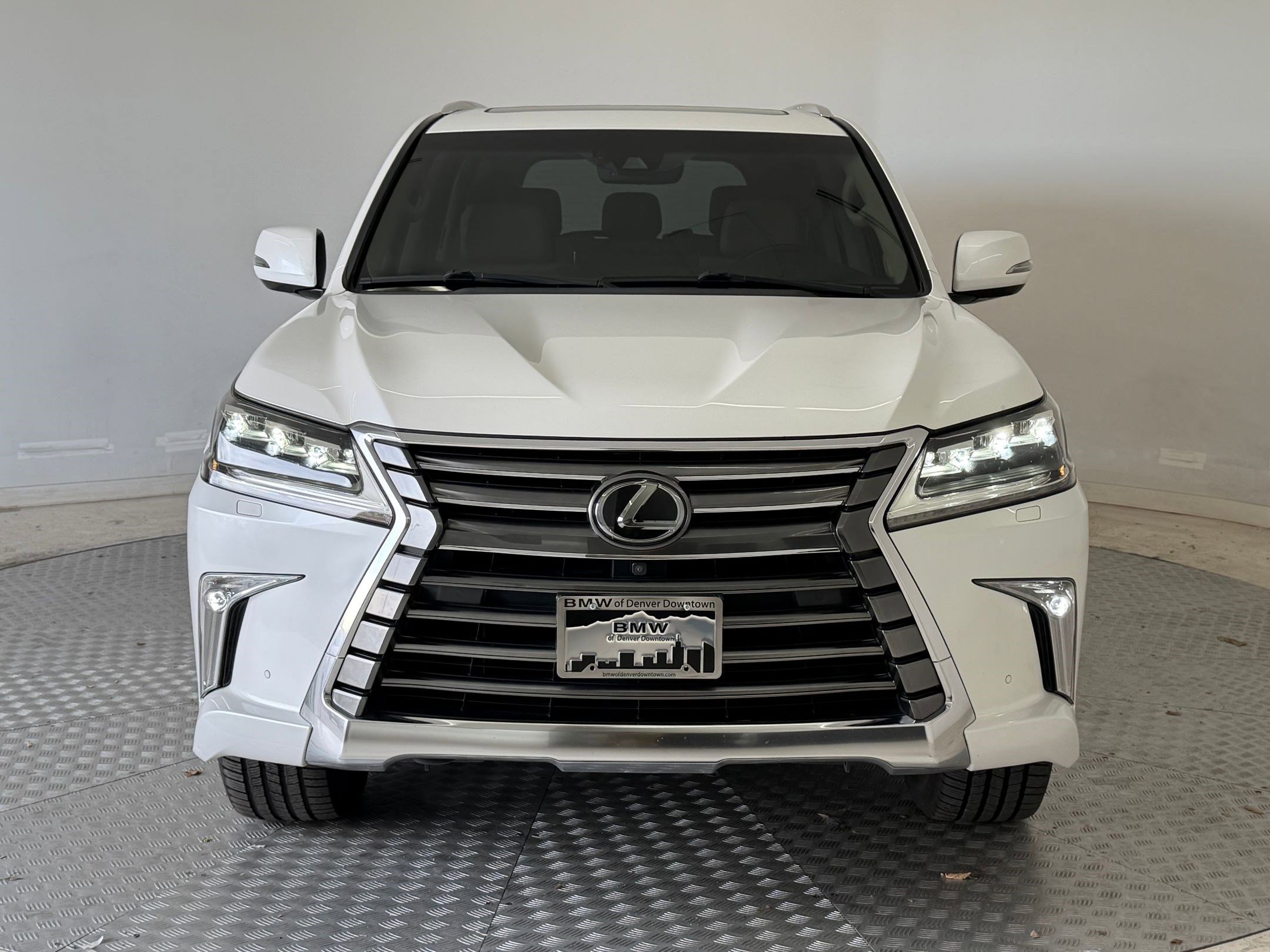 Used 2020 Lexus LX 570 4WD w/ Luxury Package image 6