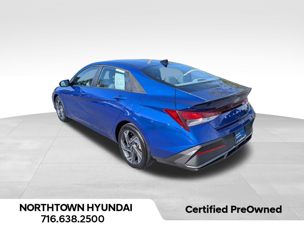 Used 2025 Hyundai Elantra Sport FWD image 4