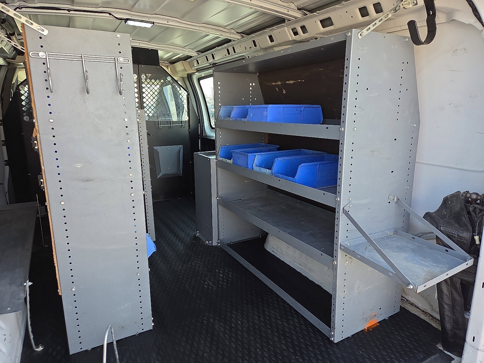 Used 2016 Chevrolet Express 2500 RWD image 9