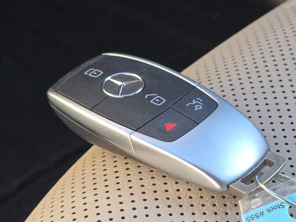 Used 2020 Mercedes-Benz GLC 300 4MATIC image 38