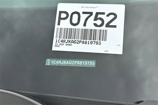 Certified 2023 Jeep Grand Cherokee L Laredo w/ Trailer Tow Group (B) image 30