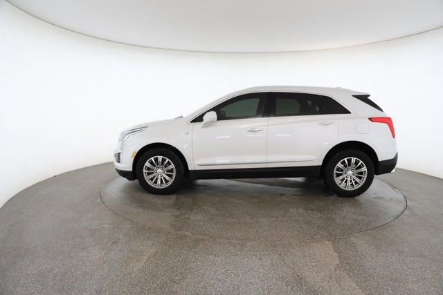 Used 2017 Cadillac XT5 Luxury w/ Driver Awareness Package image 6