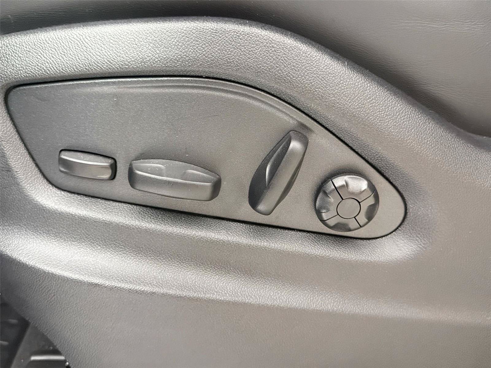 Certified 2026 Porsche Cayenne AWD/4WD image 31