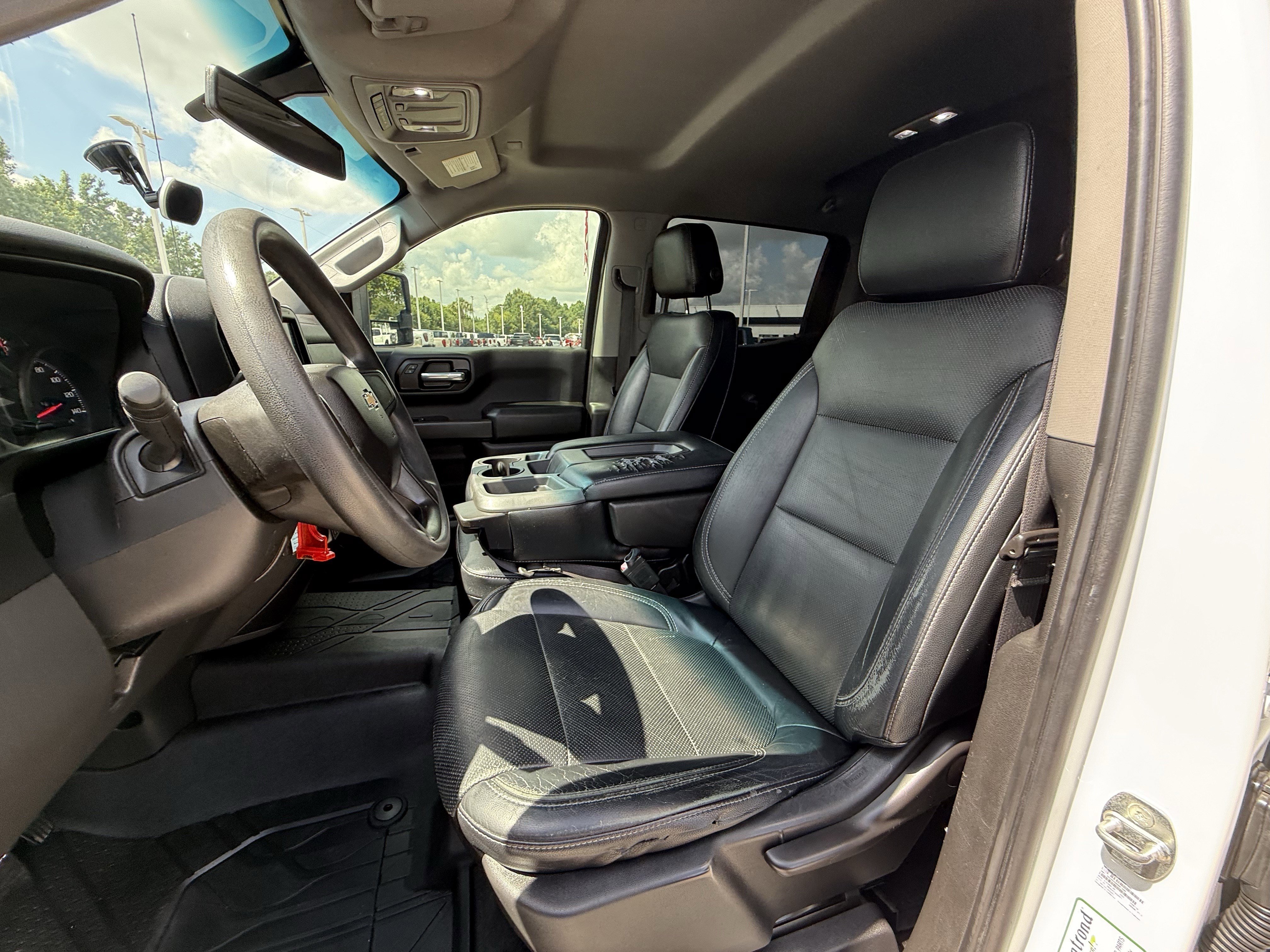 Used 2020 Chevrolet Silverado 1500 Custom w/ Custom Max Trailering Package AWD/4WD image 24