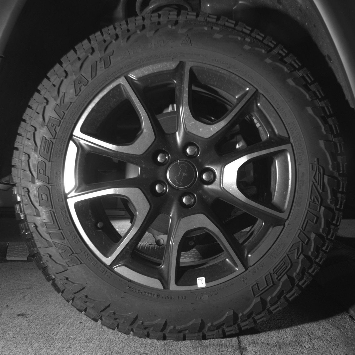 Used 2025 Jeep Compass Trailhawk image 15