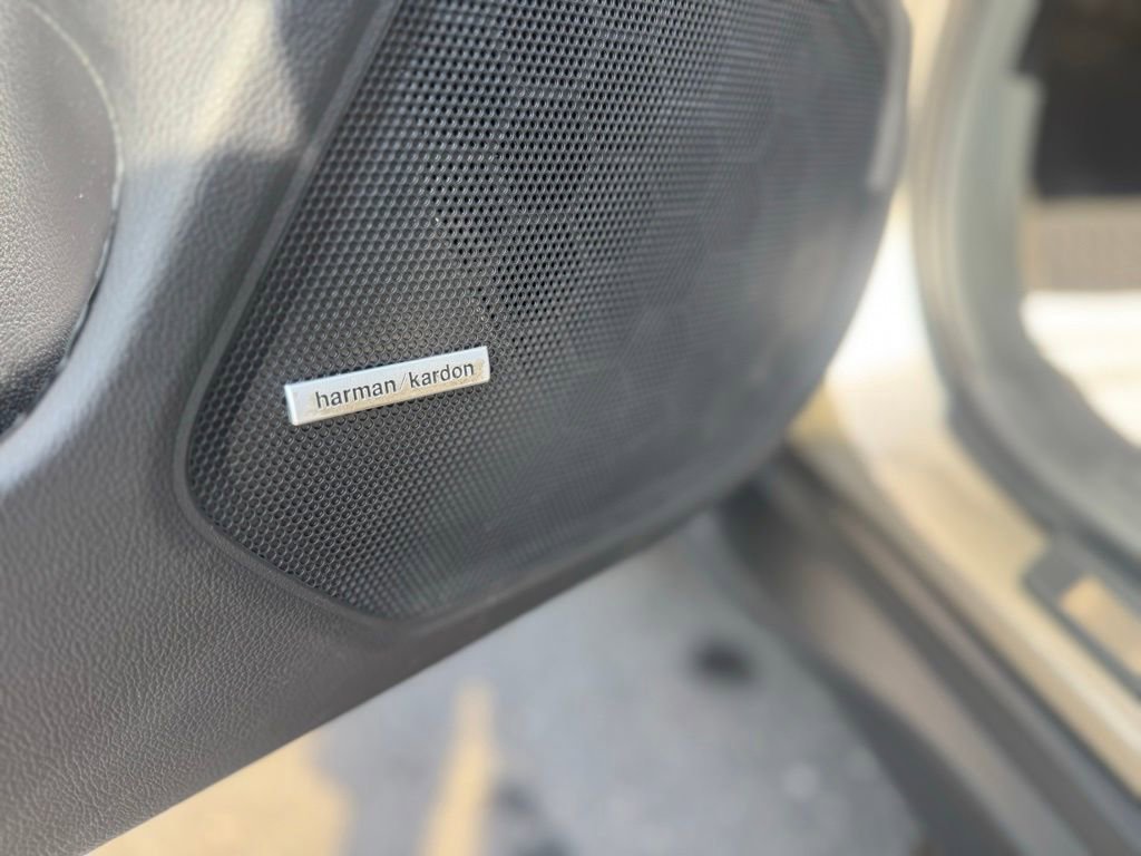 Used 2018 Subaru Outback 3.6R Limited image 24