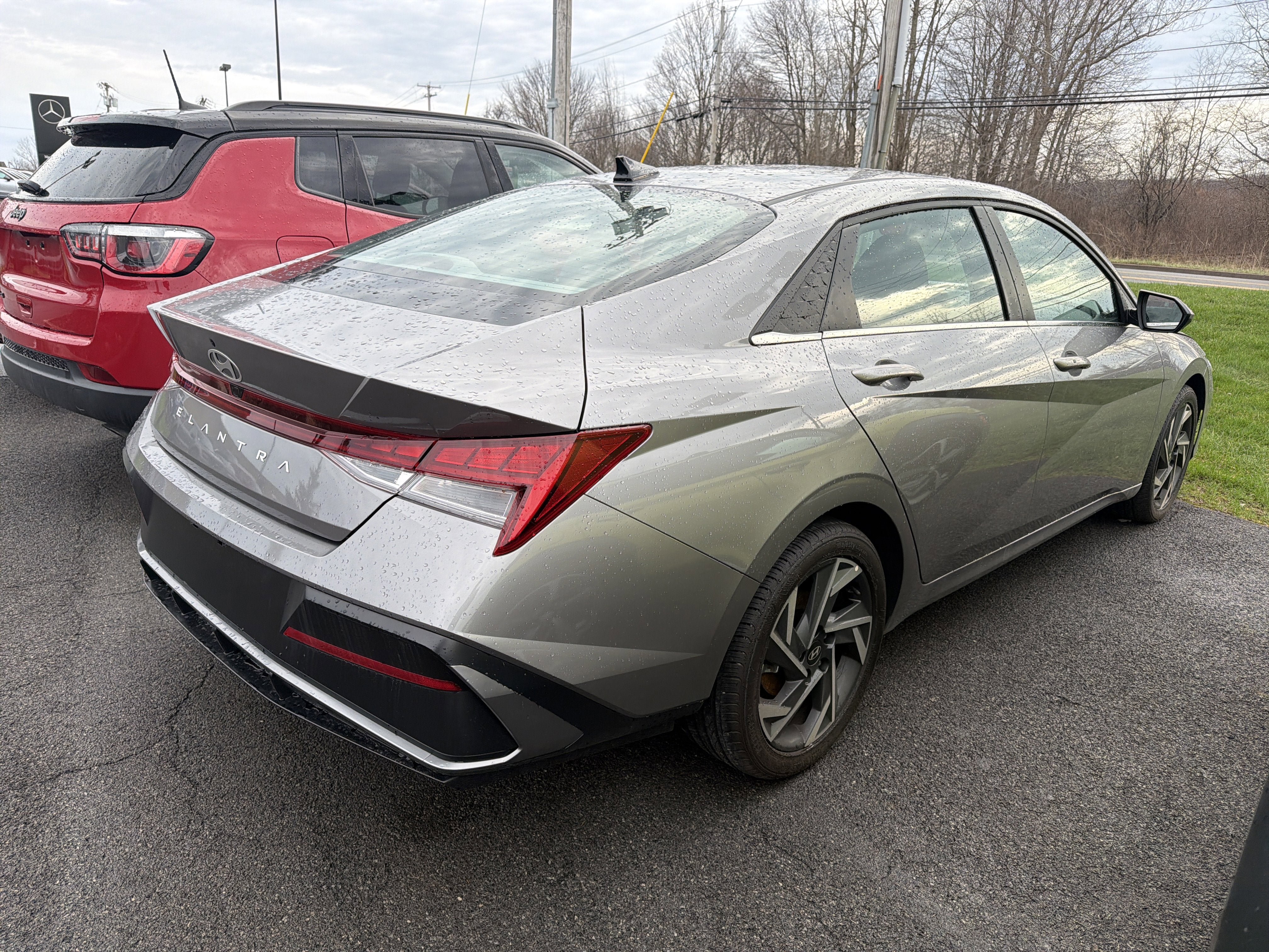 Used 2024 Hyundai Elantra SEL w/ Convenience Package FWD image 7