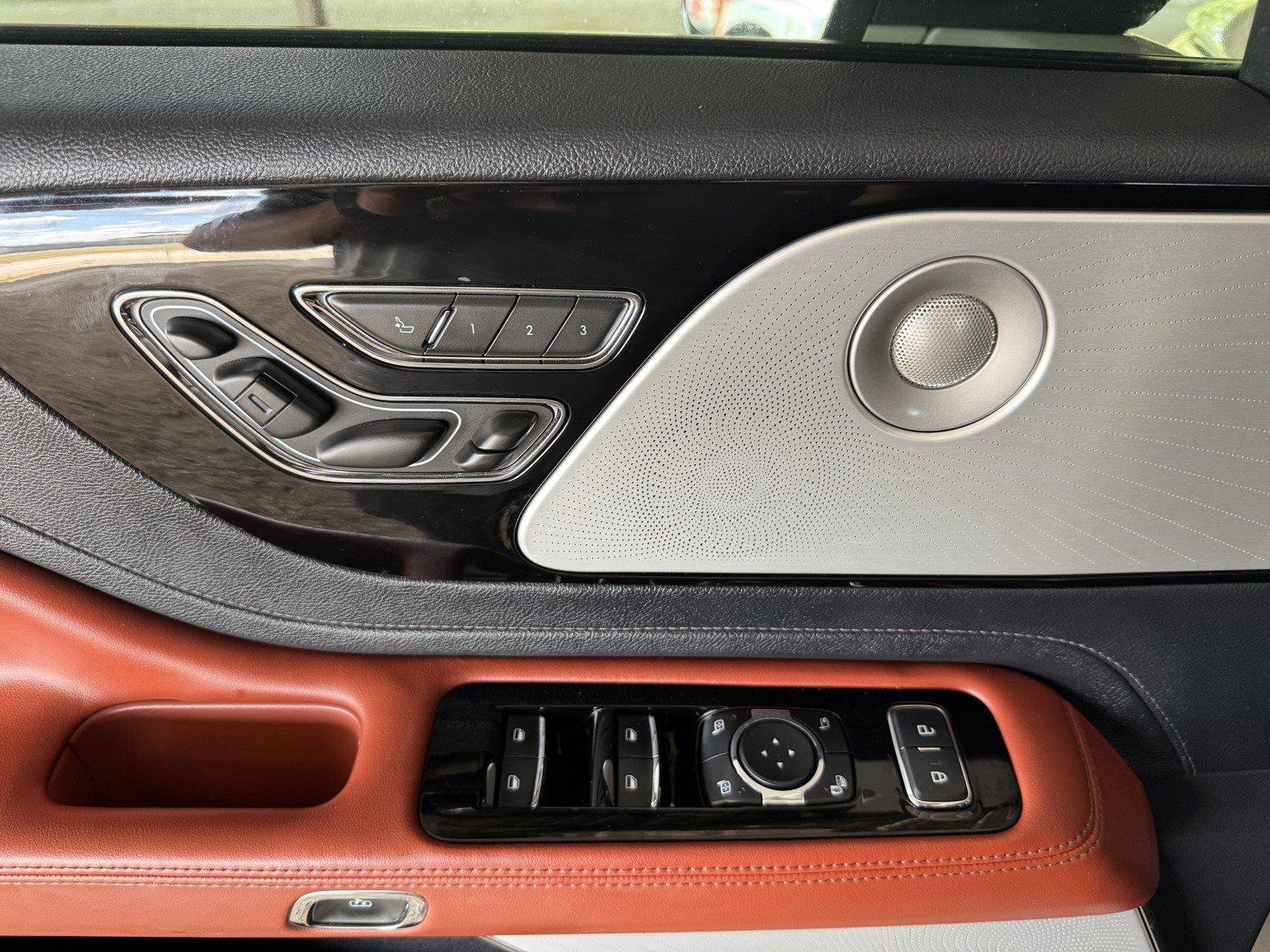 Used 2025 Lincoln Aviator Reserve w/ Equipment Group 201A AWD/4WD image 22