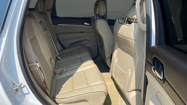 Used 2020 Jeep Grand Cherokee Overland AWD/4WD image 26