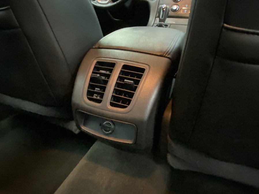 Used 2015 Ford Taurus SEL w/ Equipment Group 201A FWD image 39