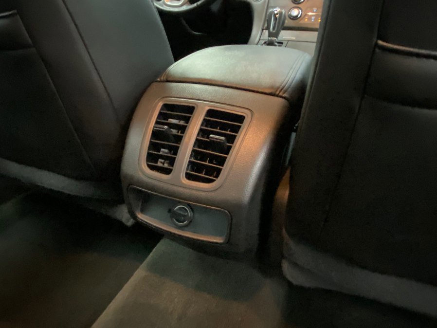 Used 2015 Ford Taurus SEL w/ Equipment Group 201A FWD image 39