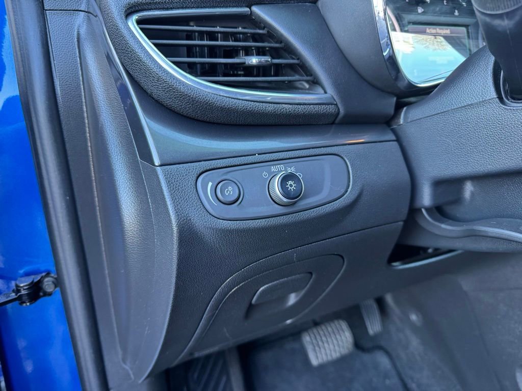 Used 2018 Buick Encore Preferred image 4