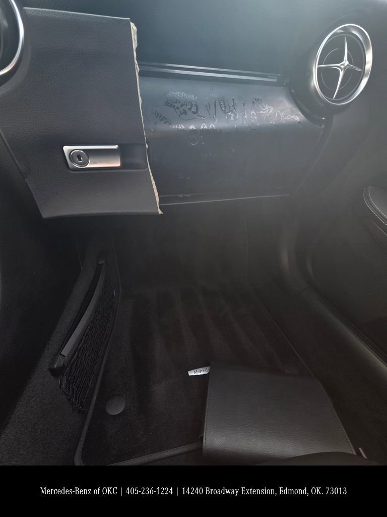 Used 2015 Mercedes-Benz SLK 350 image 12