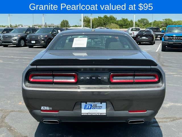 Used 2023 Dodge Challenger SXT RWD image 4