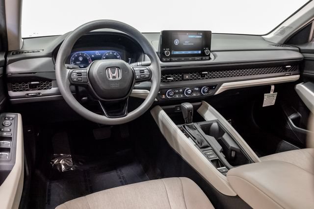 Used 2025 Honda Accord SE image 6